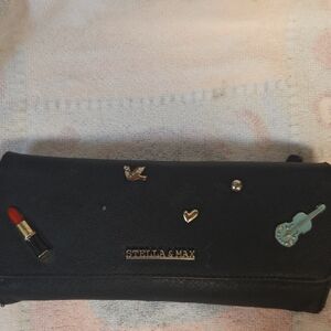 Stella & Max Black Clutch Bag with Gold Accents | Evening Wristlet Style.